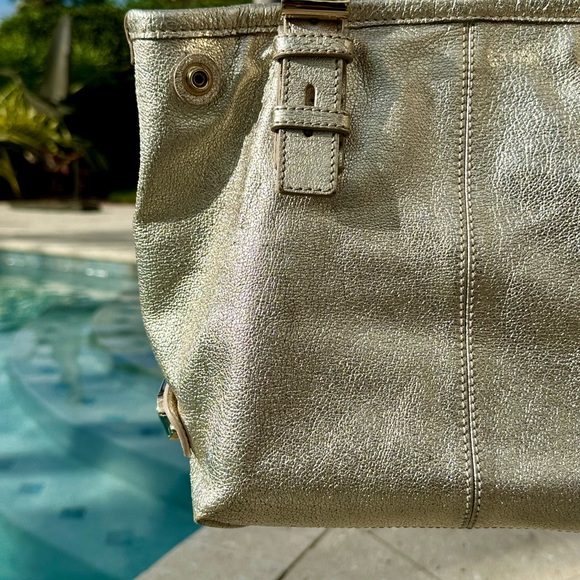Authenticated Jimmy Choo Metallic Gold Tote - Picture 3 of 16